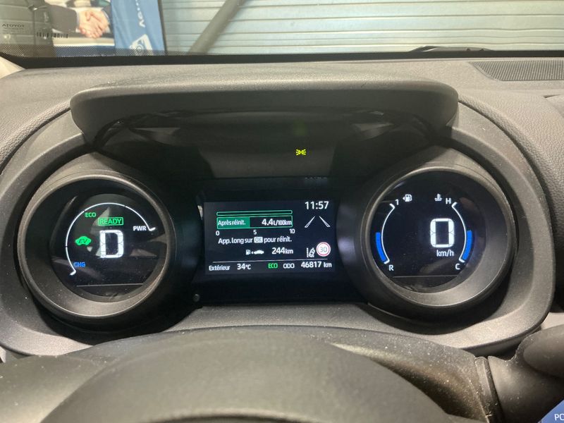 Toyota Yaris Cross 1.5 Hybrid AWD-i Dynamic Business — zdjęcie 13