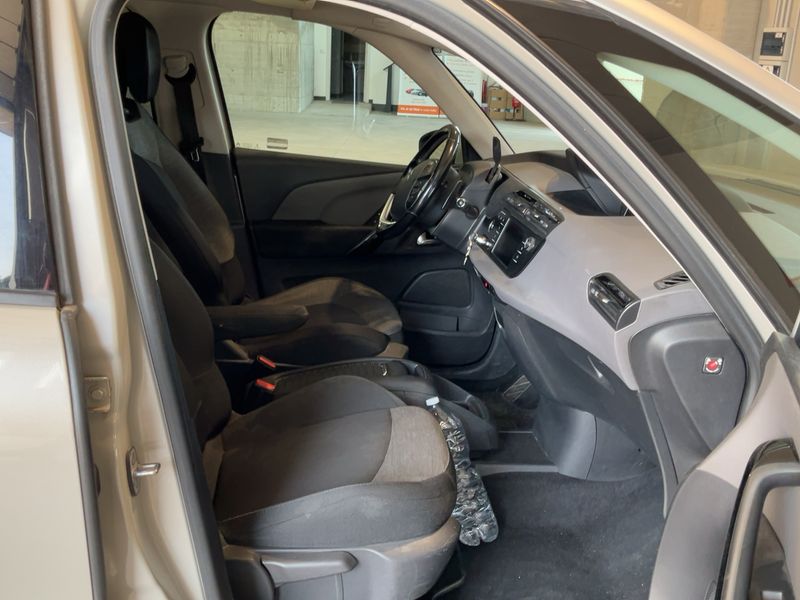 Citroen C4 Grand Picasso 1.6 Blue-HDi Feel 2018 – снимка 16