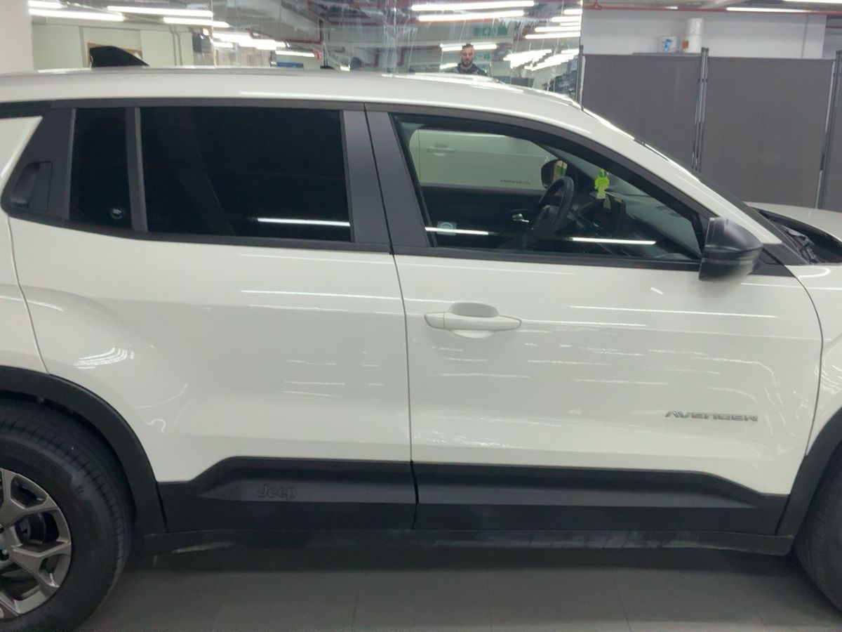 Jeep Avenger 2023 — photo 11