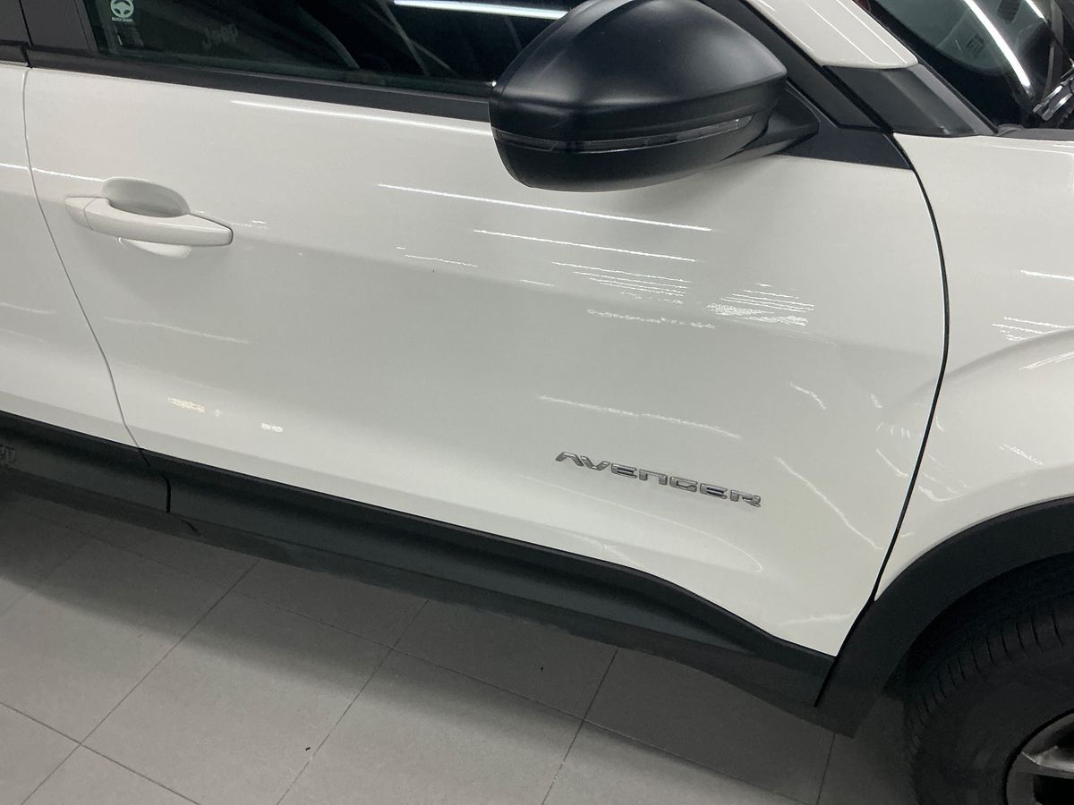 Jeep Avenger 2023 — photo 32