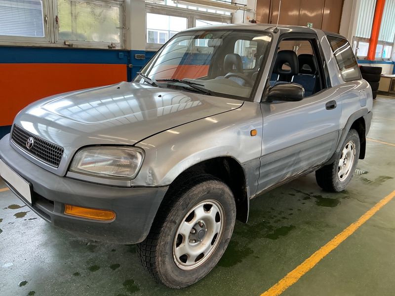 Toyota RAV 4 2.0 — zdjęcie 1
