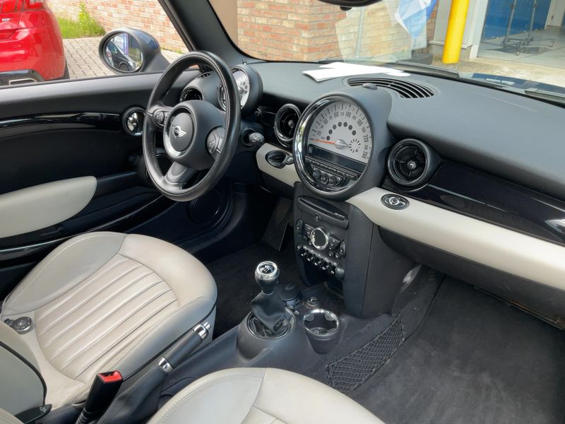 MINI Cabrio Cooper D — zdjęcie 12