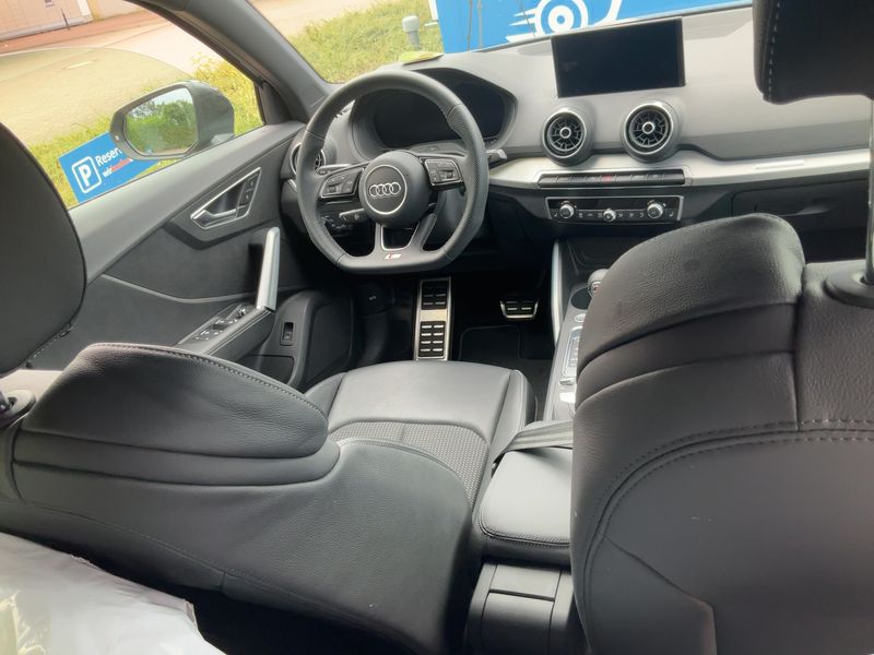 Audi Q2 35 TFSI Sport — zdjęcie 12