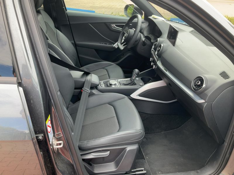 Audi Q2 35 TFSI Sport — zdjęcie 11