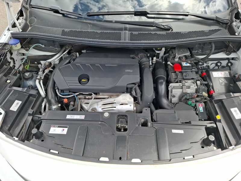 Peugeot 3008 1.6 Hybrid 4 300 GT — zdjęcie 8