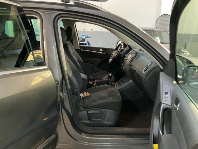 Volkswagen Tiguan 2.0 TDI Sport & Style BlueMotion Tech 2015 – снимка 16