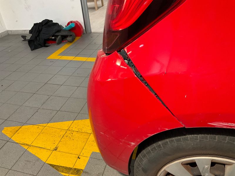 Toyota Yaris 1.5 Hybrid Active 2015 – снимка 42