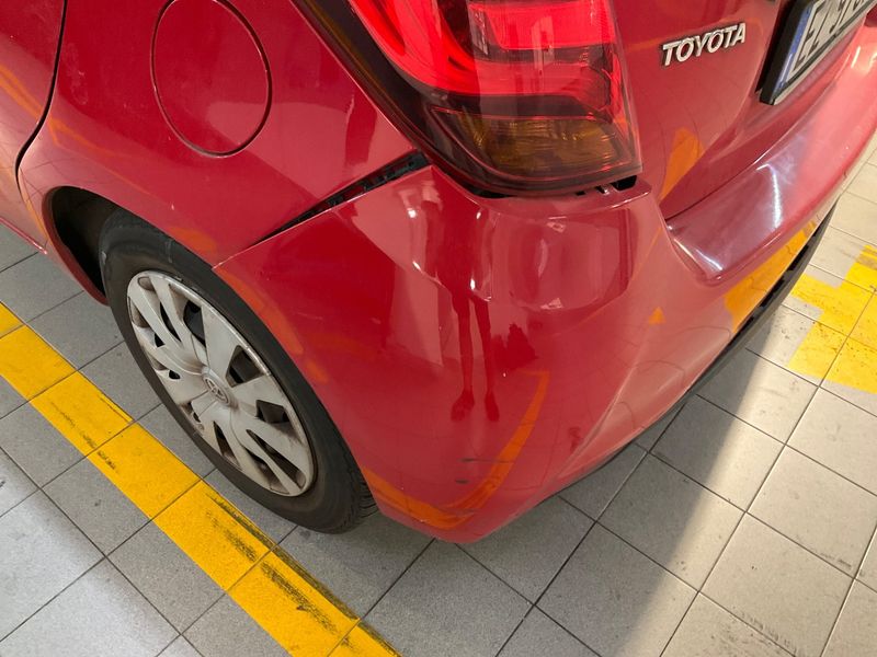 Toyota Yaris 1.5 Hybrid Active 2015 – снимка 40