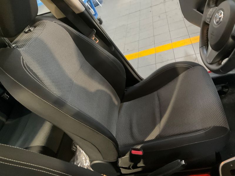 Toyota Yaris 1.5 Hybrid Active 2015 – снимка 31