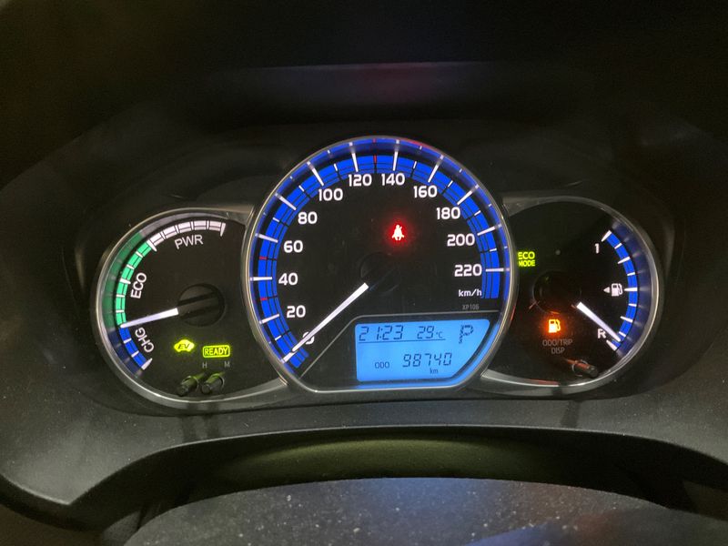 Toyota Yaris 1.5 Hybrid Active 2015 – снимка 18