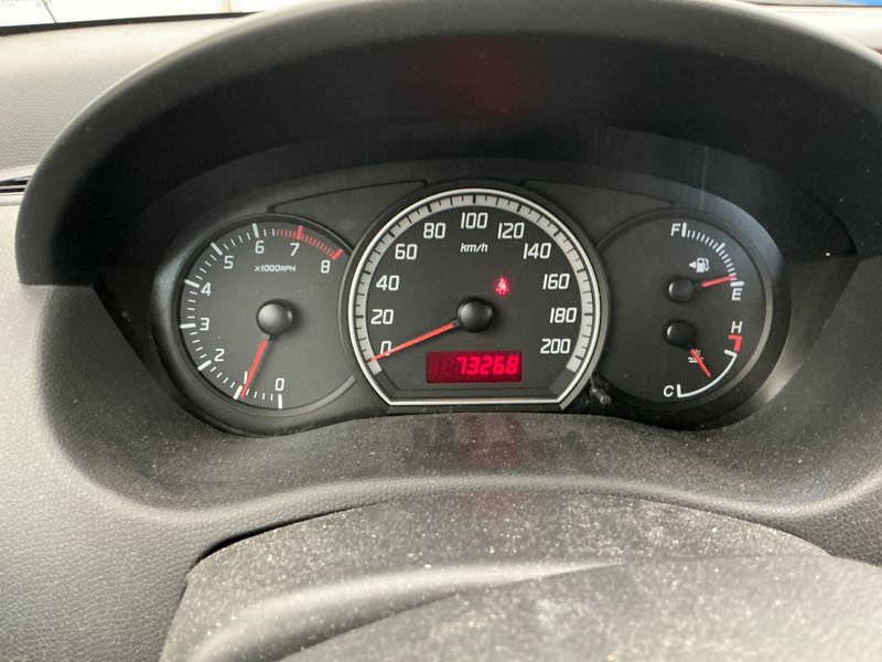Suzuki Swift 1.3 Comfort — zdjęcie 4