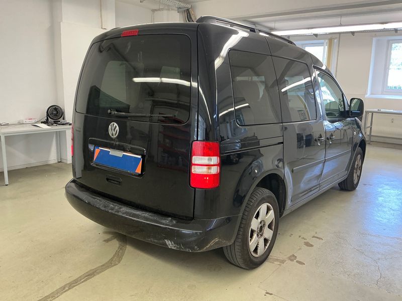 Volkswagen Caddy 1.2 TSI Trendline 2010 – снимка 2