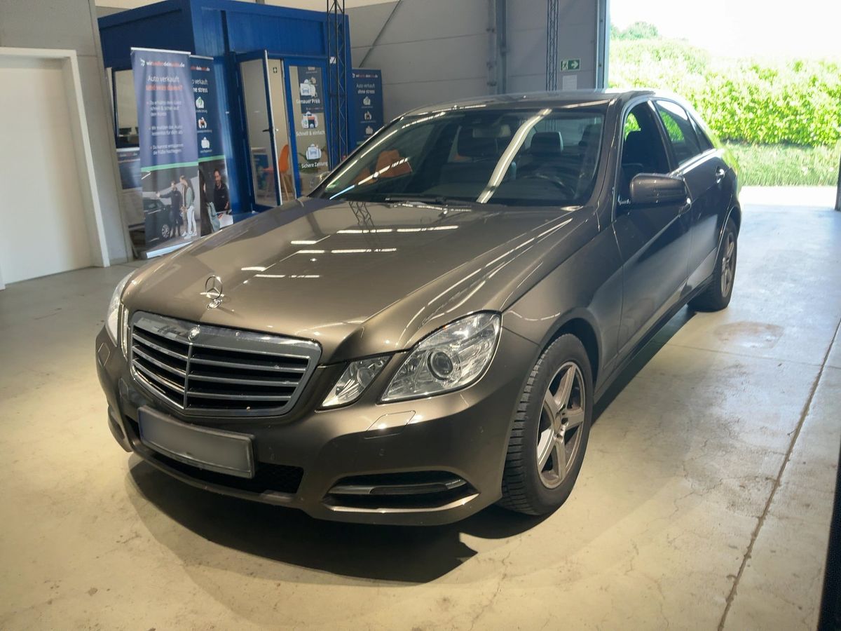 Mercedes-Benz E-Klasse 2012 — photo 1