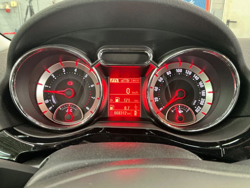 Opel Adam 1.4 Glam ecoFlex — zdjęcie 13