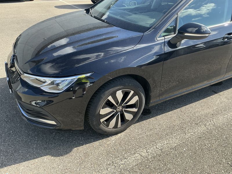 Volkswagen Golf VIII 1.5 TSI ACT Move — zdjęcie 1