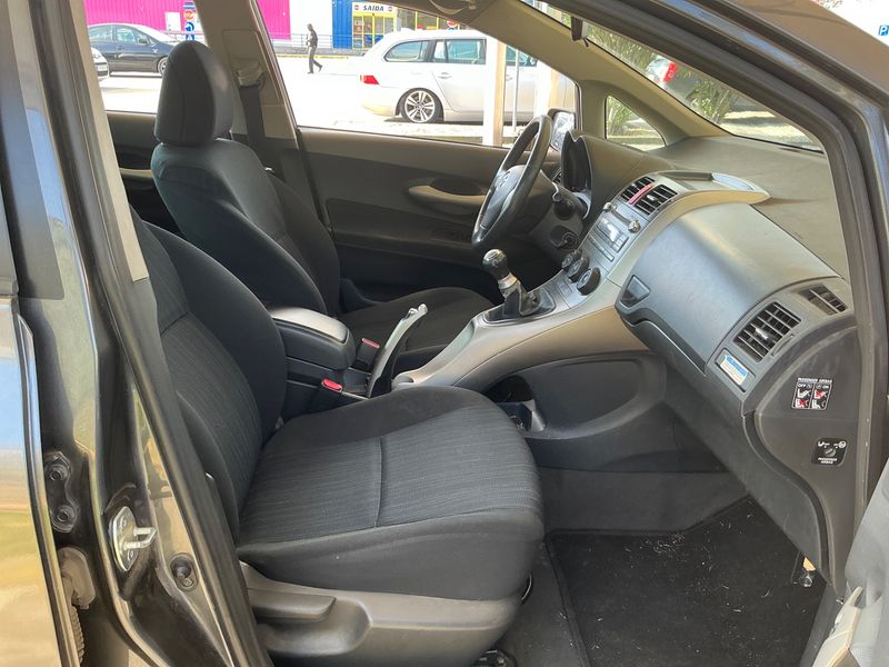 Toyota Auris 1.4 Turbodiesel Basis — zdjęcie 3