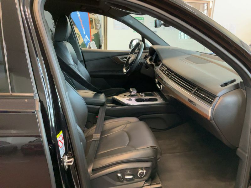 Audi SQ7 4.0 V8 TDI quattro — zdjęcie 11