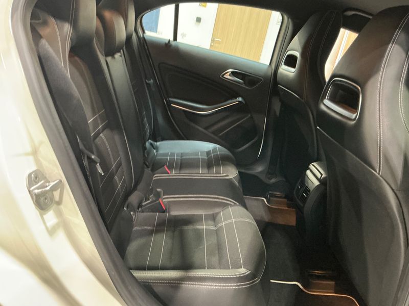 Mercedes-Benz A-Klasse A 220 CDI BlueEfficiency Urban 2014 – снимка 19