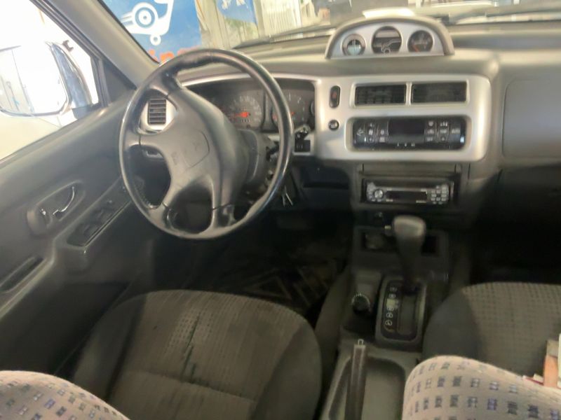 Mitsubishi L 200 2.5 TD GLX 2500 — zdjęcie 12