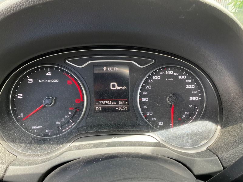 Audi A3 Sportback 1.6 TDI Business Line — zdjęcie 13