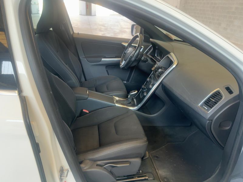 Volvo XC60 2.4 D4 Momentum AWD 2013 – снимка 16