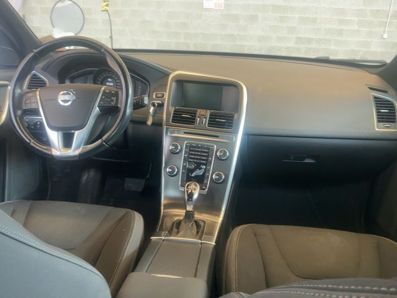 Volvo XC60 2.4 D4 Momentum AWD 2013 – снимка 17