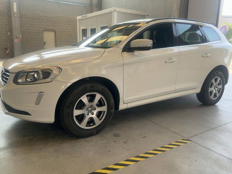 Volvo XC60 2.4 D4 Momentum AWD 2013 – снимка 2