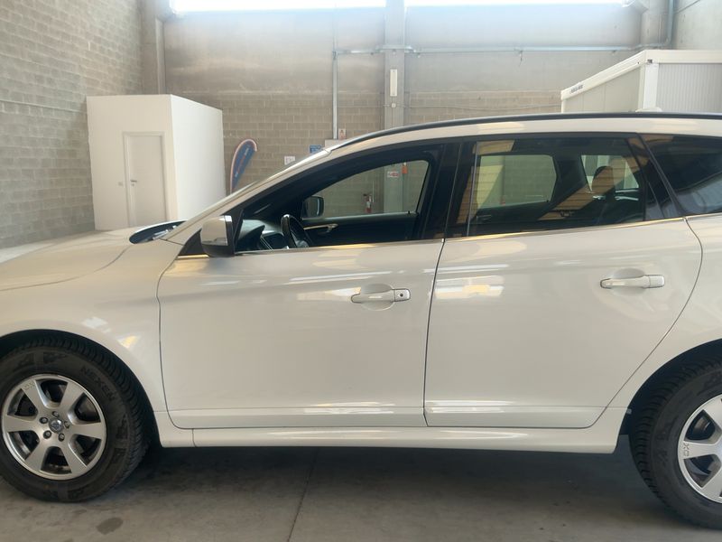 Volvo XC60 2.4 D4 Momentum AWD 2013 – снимка 4