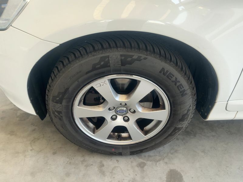 Volvo XC60 2.4 D4 Momentum AWD 2013 – снимка 3
