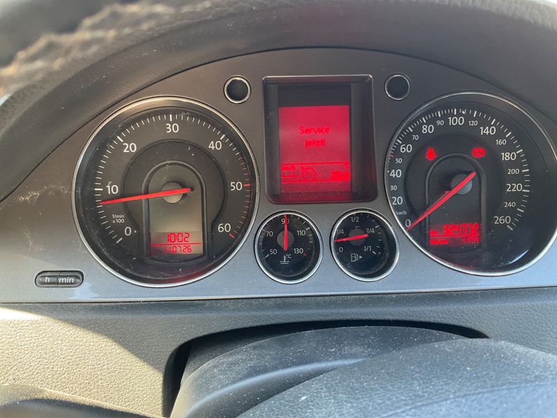 Volkswagen Passat 1.9 TDI BlueMotion Tech — zdjęcie 4