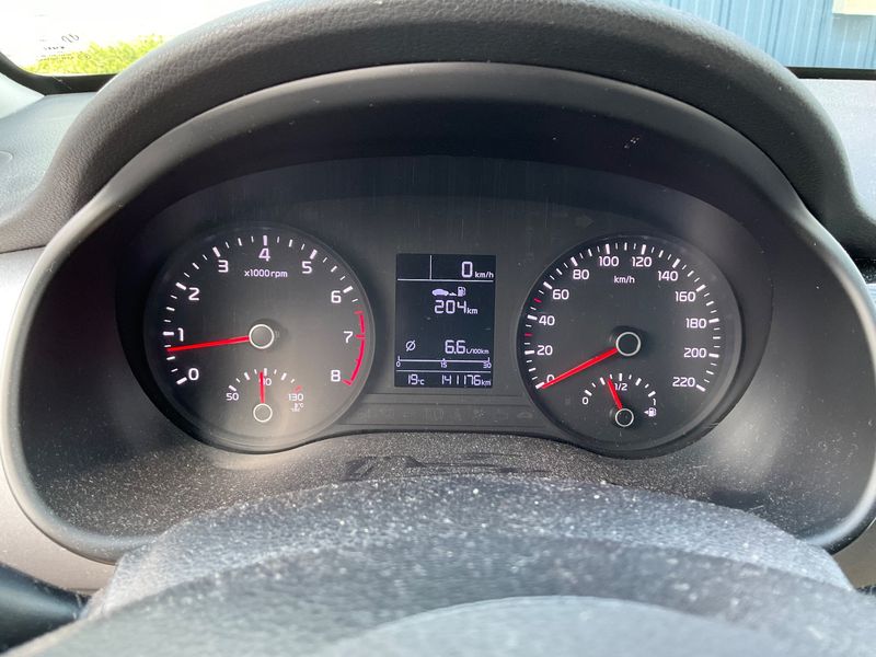 Kia Stonic 1.4 Active — zdjęcie 13