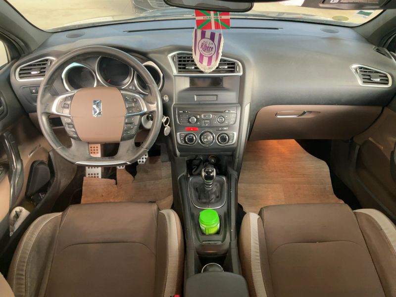 Citroen DS4 1.6 HDi Chic — zdjęcie 12