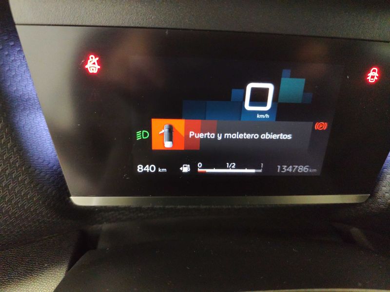 Citroen C4 1.5 Blue-HDi Feel Pack — zdjęcie 12