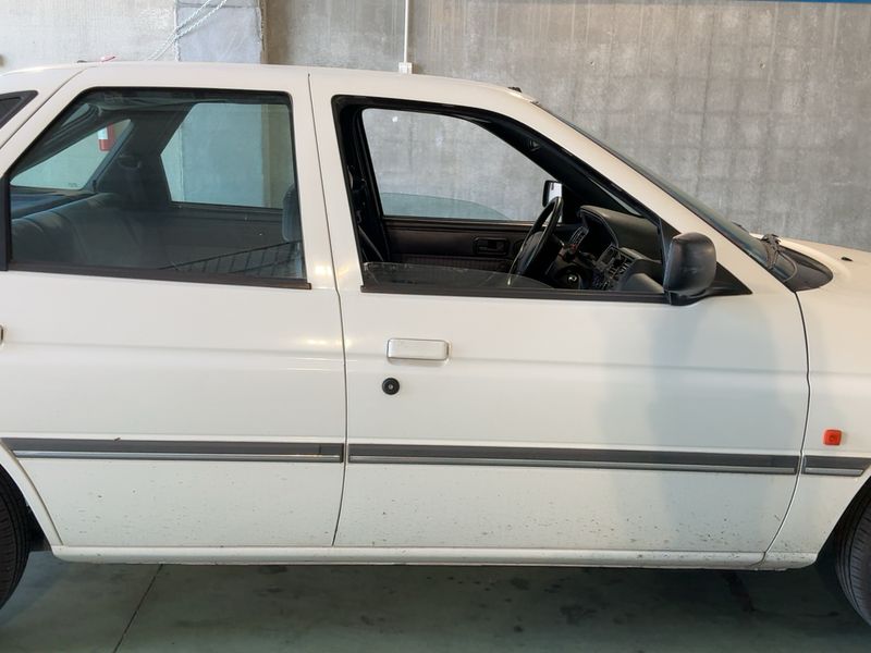 Ford Escort 1.4 CLX — zdjęcie 7