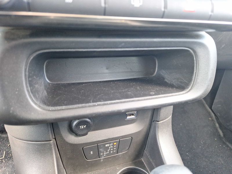 Citroen C3 1.2 PureTech Shine 2019 – снимка 46