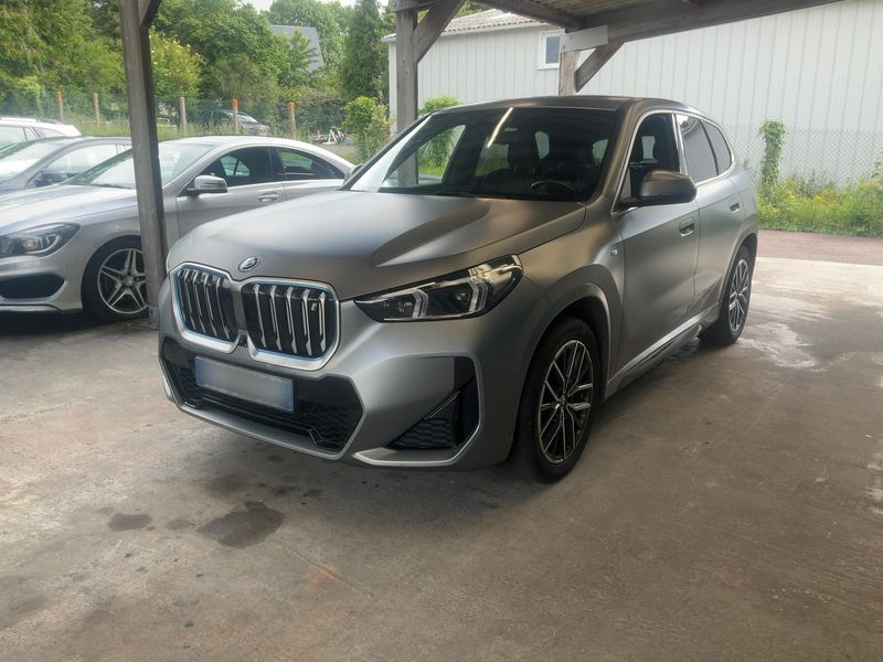 BMW iX1 xDrive 30 M Sport — zdjęcie 1
