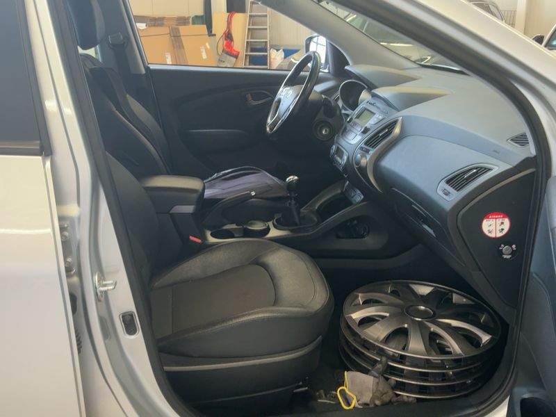 Hyundai ix35 1.7 CRDi FIFA World Cup Edition 2WD — zdjęcie 11