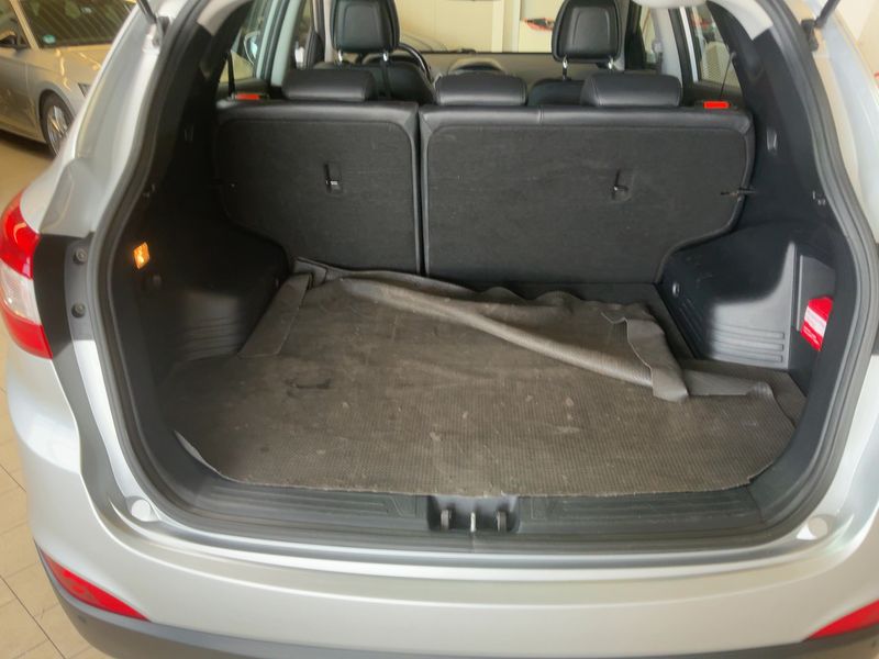 Hyundai ix35 1.7 CRDi FIFA World Cup Edition 2WD — zdjęcie 10