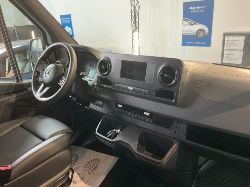 Mercedes-Benz Sprinter 319 CDI RWD L2 — zdjęcie 12