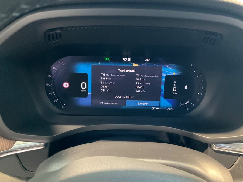 Volvo XC60 2.0 B4 Mild-Hybrid Plus Dark 2WD — zdjęcie 13