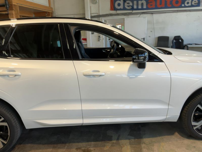 Volvo XC60 2.0 B4 Mild-Hybrid Plus Dark 2WD — zdjęcie 7