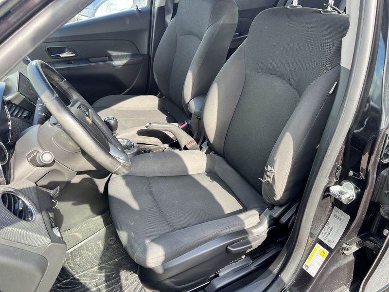 Chevrolet Cruze 2.0 Diesel LTZ — zdjęcie 10
