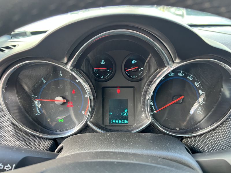 Chevrolet Cruze 2.0 Diesel LTZ — zdjęcie 12