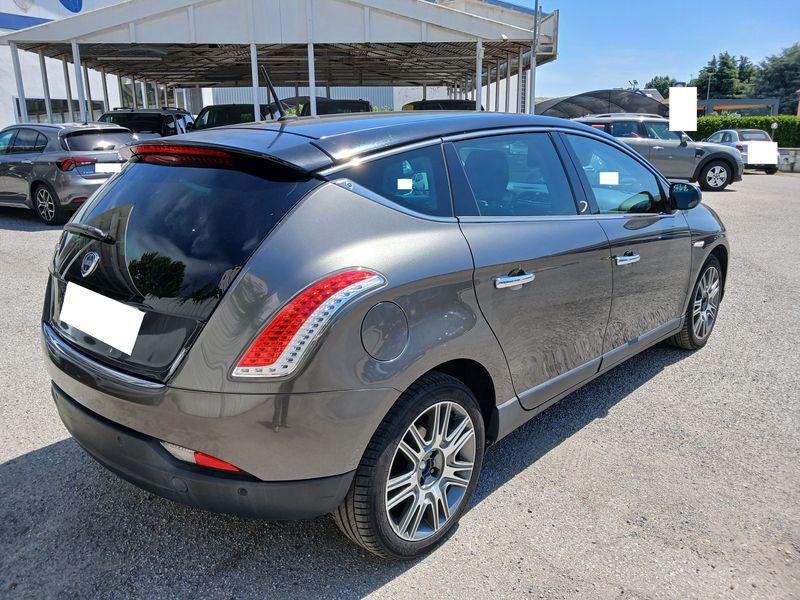 Lancia Delta 1.6 Diesel Platinium — zdjęcie 5