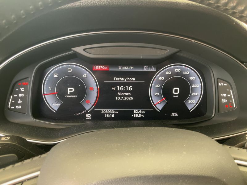 Audi Q8 45 TDI quattro — zdjęcie 13