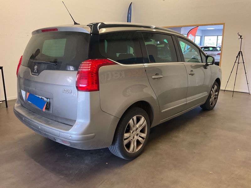 Peugeot 5008 1.6 HDi Allure — zdjęcie 2