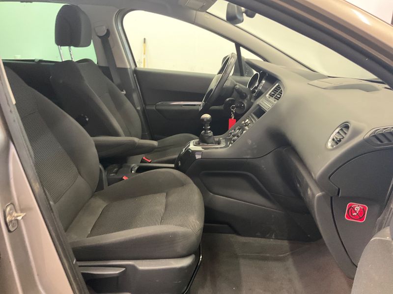 Peugeot 5008 1.6 HDi Allure — zdjęcie 3