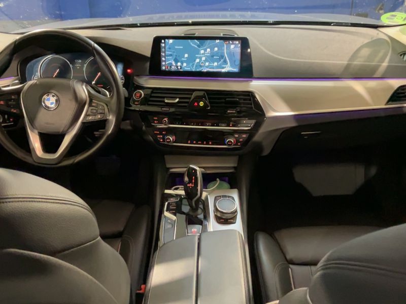 BMW 5er 530d xDrive Sport Line — zdjęcie 12