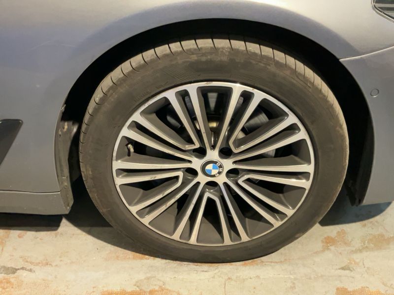 BMW 5er 530d xDrive Sport Line 2017 – снимка 11