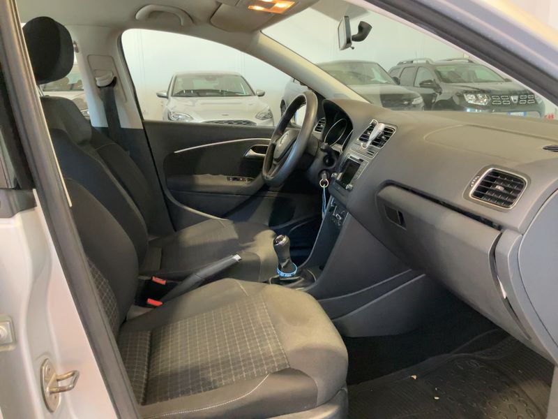 Volkswagen Polo 1.4 TDI Comfortline BlueMotion Tech — zdjęcie 11